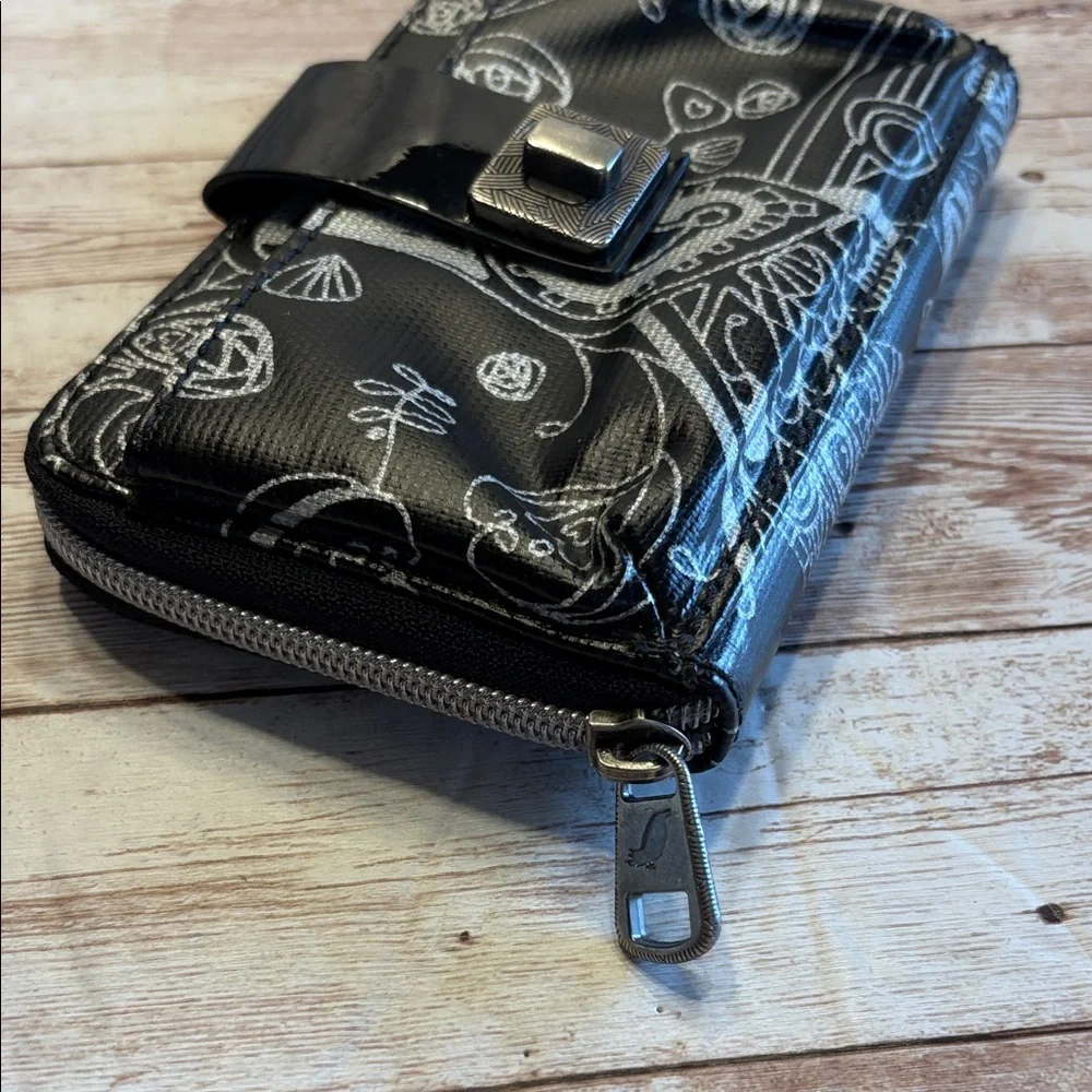 Sakroots Black and silver Patterned wallet clutch wristlet crossbody